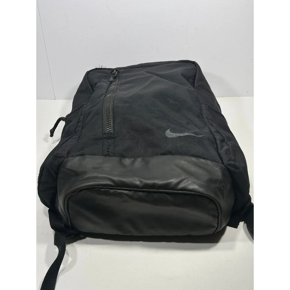 Nike Black Sport Backpack Vertical Zip Padded Straps RN56323
